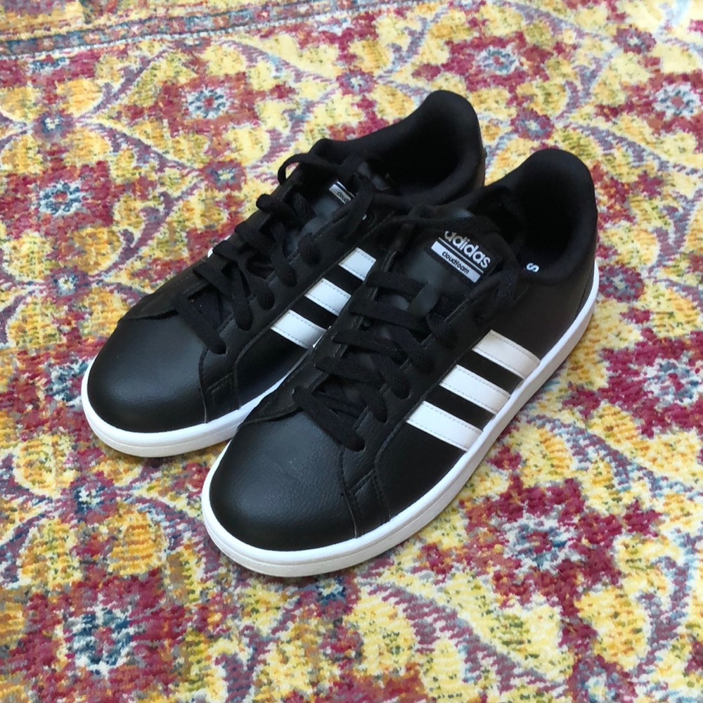 Ladies Adidas Cloudform black sneakers